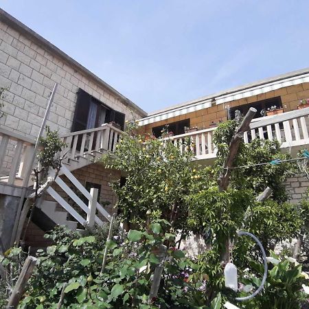 Apartmani Luce Sumartin Luaran gambar