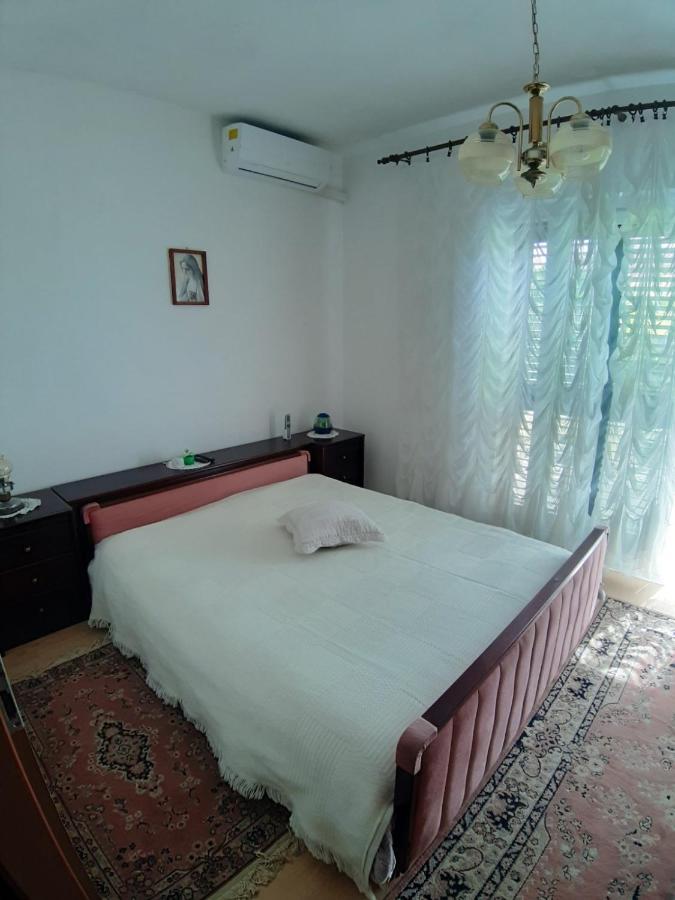 Apartmani Luce Sumartin Luaran gambar